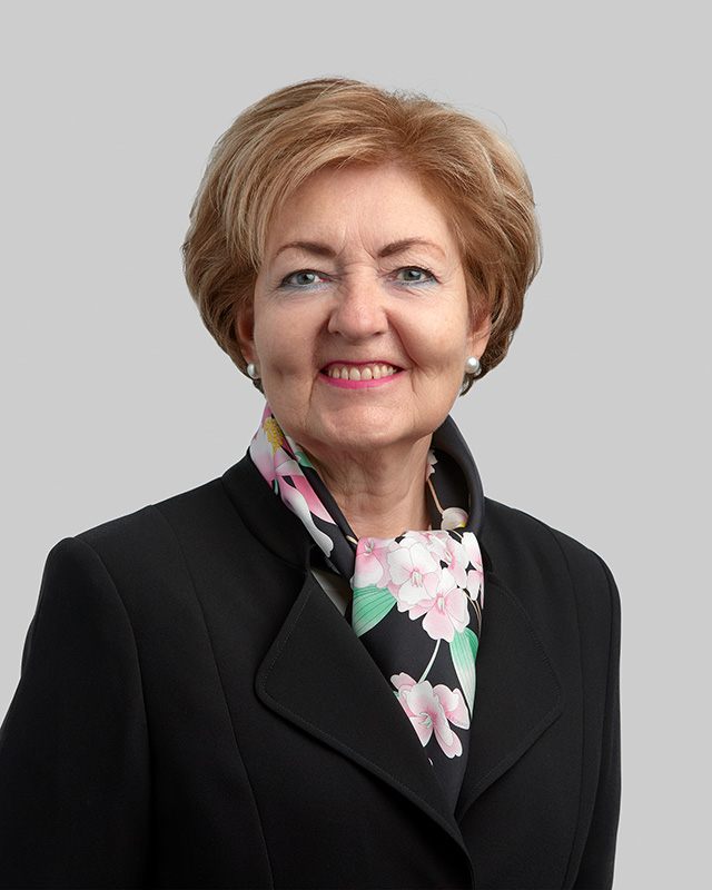 Portraitfoto von Dr. Ingrid Frommelt