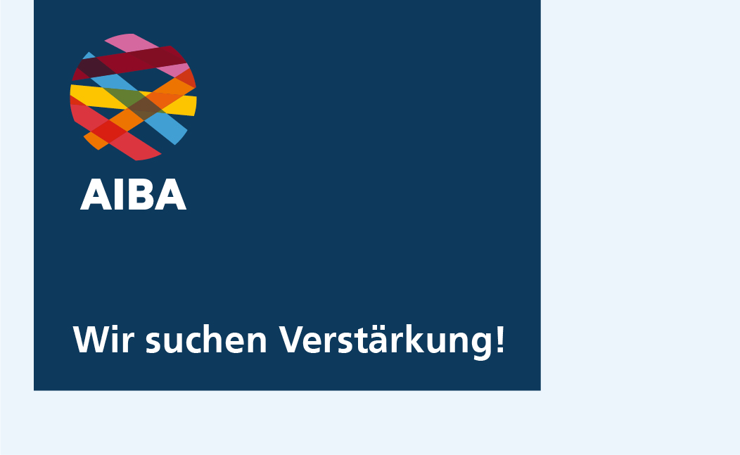 Wir suchen Verstärkung! vor blauem Hintergrund mit dem AIBA Logo